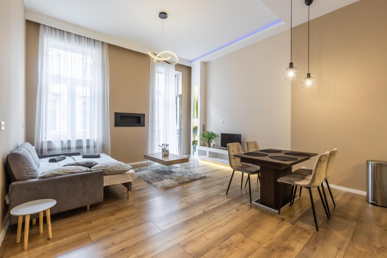 Appartamento Csengery Deluxe With Balcony *