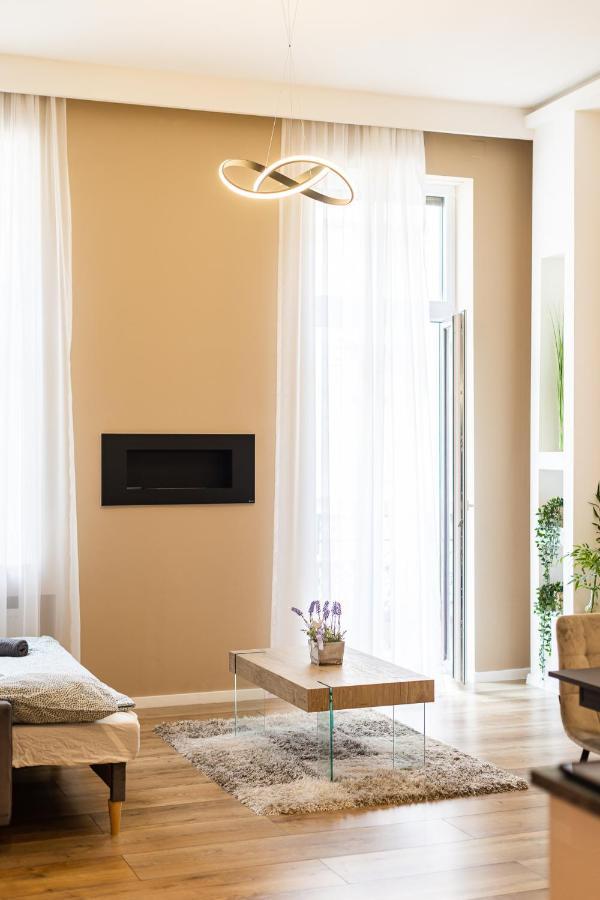 Appartamento Csengery Deluxe With Balcony *