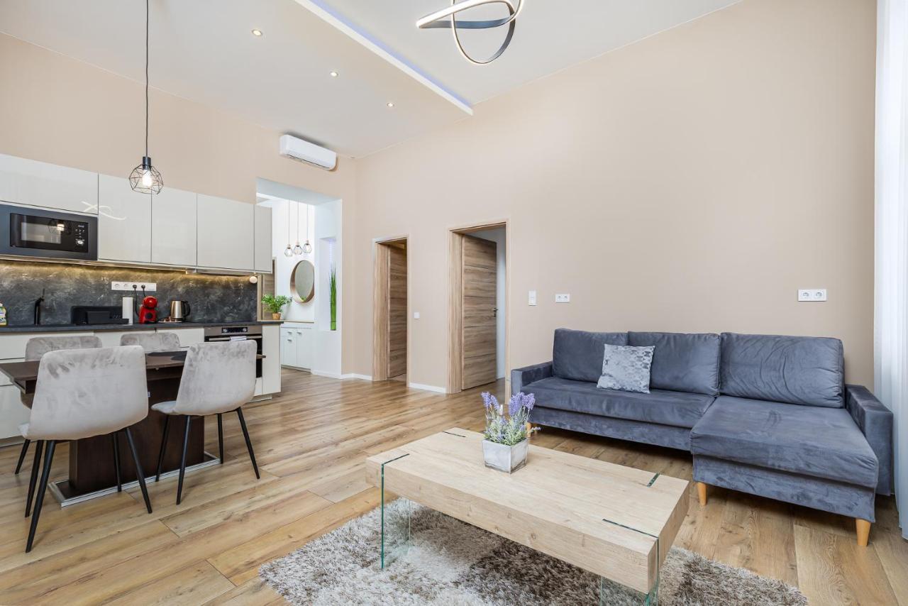 Csengery Deluxe With Balcony Appartamento Budapest