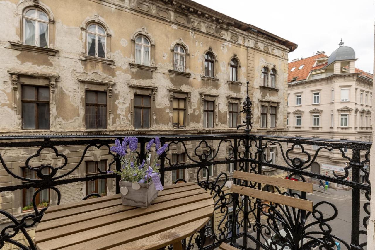 Apartament Csengery Deluxe With Balcony *